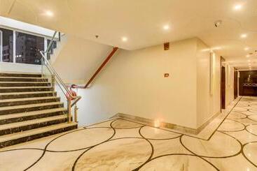 Отель Treebo Premium Tahoora International
