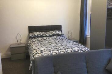 تختخواب و صبحانه Ashburnam Guest House