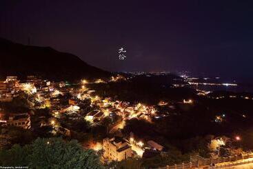 تختخواب و صبحانه H& Jiufen The Ocean Theory