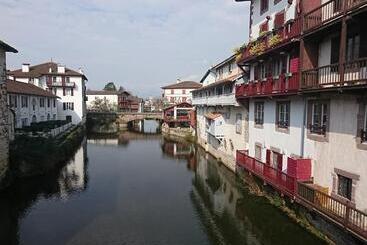 تختخواب و صبحانه Villa Goxoki Avec Piscine Saint Jean Pied De Port