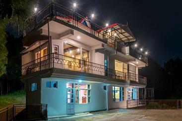 Bed and Breakfast Whispering Winds Villa