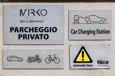 Casa Mirko   B & B Con Stazione Ricarica Auto Elettriche Parcheggio Privato Auto Moto Biciclette