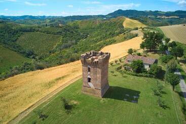 هتل Agriturismo Torre Del Marino