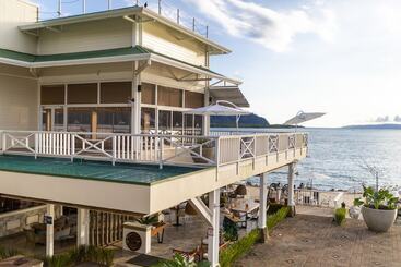 هتل Amaka Ocean Living Lodge