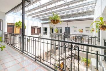 هتل Ayenda Oporto Suites