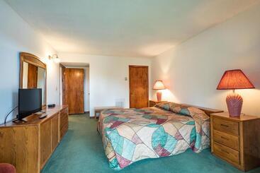 هتل Crown Resorts At Wolf Run