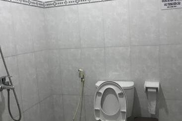 هتل Nhà Nghỉ Linh Quân