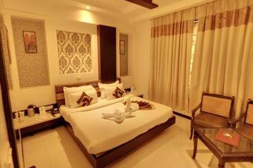 Отель Royale Ambience