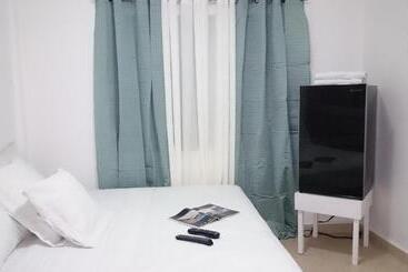 هاستل Villa Sarie Bay