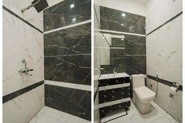 هتل Chahal Residency
