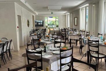 Hotel Monti