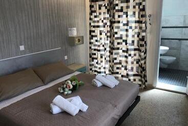 Hotel Monti