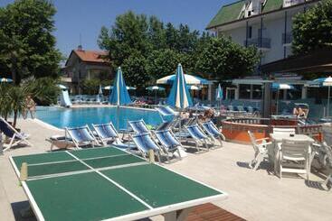 هتل Paris Resort