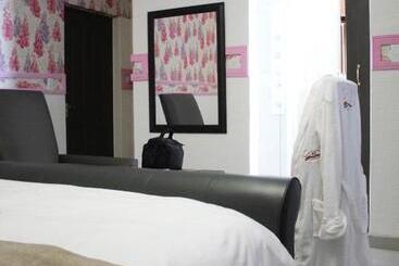 پانسیون A Z Boutique Guesthouse