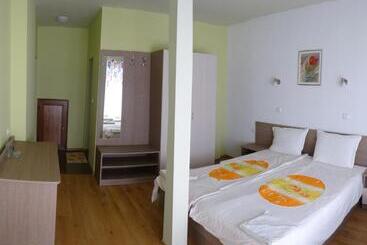 پانسیون Guest House Rosa