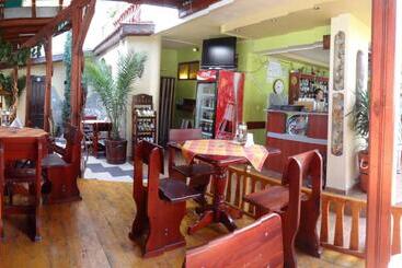 پانسیون Guest House Rosa