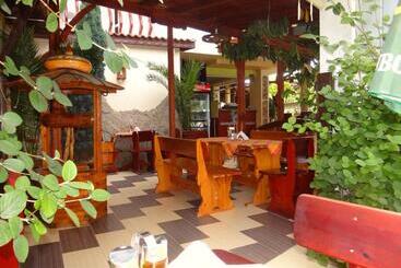 پانسیون Guest House Rosa