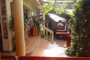 پانسیون Guest House Rosa
