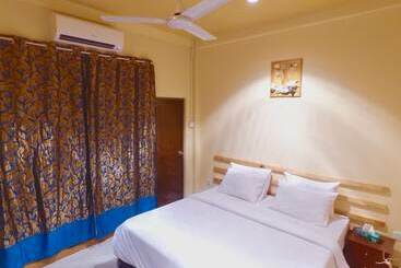 پانسیون Himeyn Beach Retreat