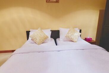 پانسیون Himeyn Beach Retreat