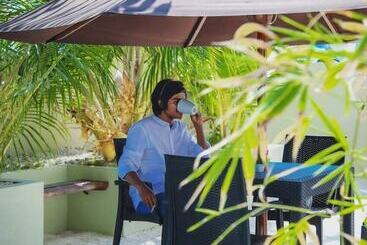 پانسیون Himeyn Beach Retreat