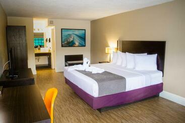 هتل Avanti International Resort