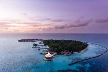هتل Baros Maldives