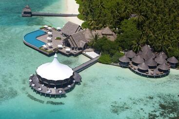 هتل Baros Maldives