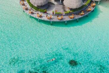 هتل Baros Maldives