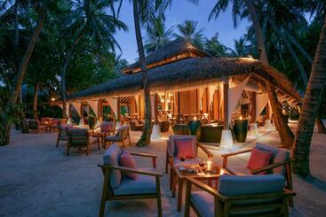 هتل Baros Maldives