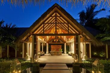 هتل Baros Maldives