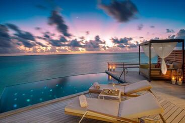 هتل Baros Maldives