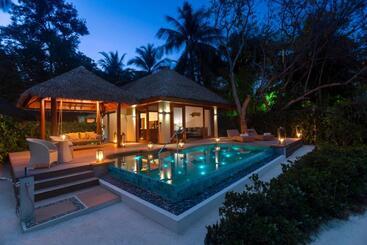 هتل Baros Maldives