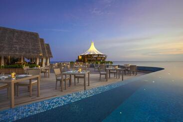 هتل Baros Maldives