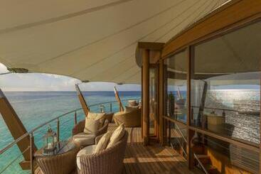 هتل Baros Maldives