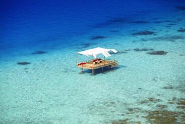 هتل Baros Maldives