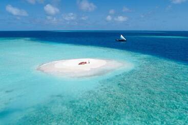 هتل Baros Maldives