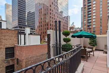 هتل Best Western Plus Hospitality House Suites