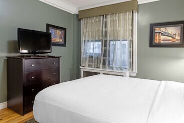 هتل Best Western Plus Hospitality House Suites