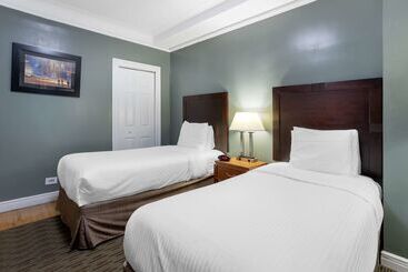 هتل Best Western Plus Hospitality House Suites