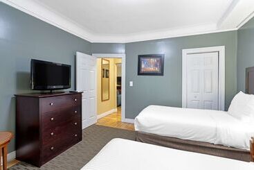 هتل Best Western Plus Hospitality House Suites