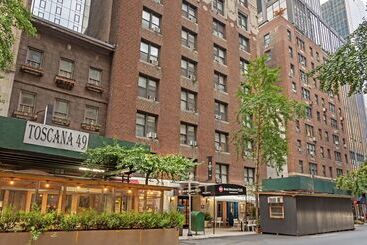 هتل Best Western Plus Hospitality House Suites