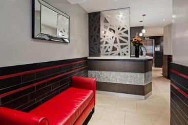 هتل Best Western Plus Hospitality House Suites