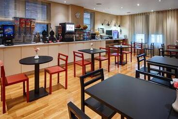 هتل Best Western Plus Hospitality House Suites