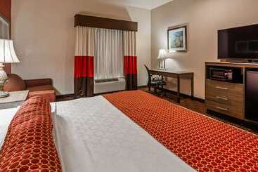 هتل Best Western Plus Memorial Inn