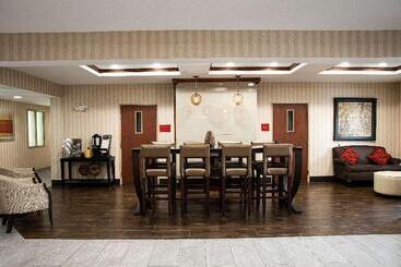 هتل Best Western Providenceseekonk Inn