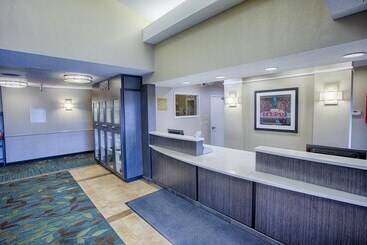 هتل Candlewood Suites Fargo North Dakota State University, An Ihg