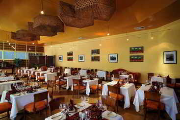 هتل Coconut Bay Beach Resort & Spa All Inclusive