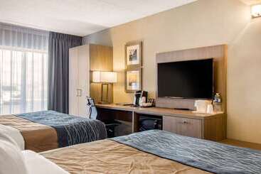 هتل Comfort Inn Airport Dorval