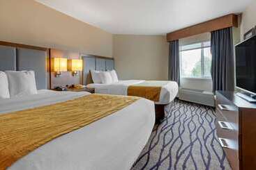 هتل Comfort Inn & Suites Market   Airport